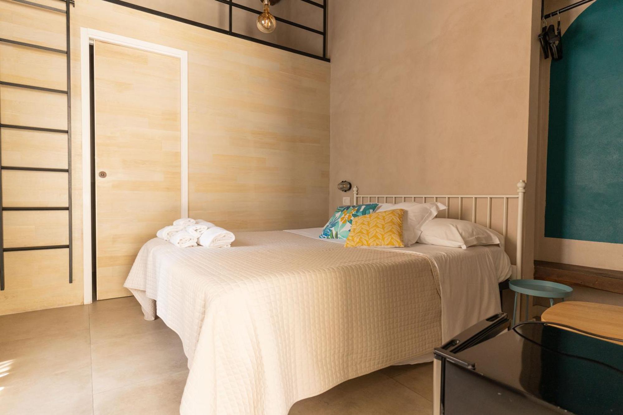Civico 50 Hotel Наполи Екстериор снимка