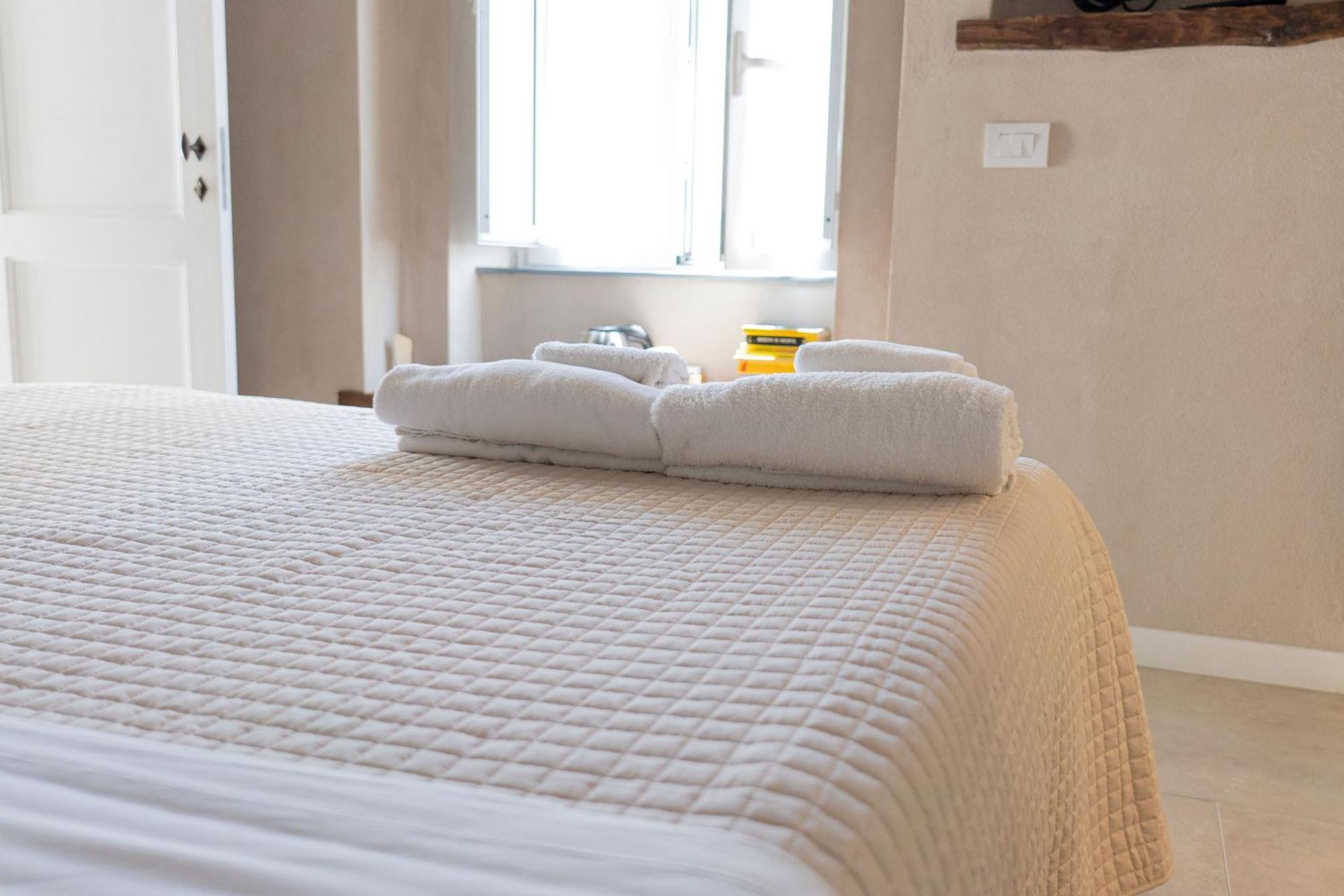 Civico 50 Hotel Наполи Екстериор снимка